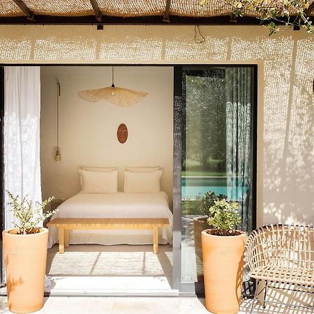 La Roussatino Hotel Saint-Étienne-du-Grès Eksteriør billede