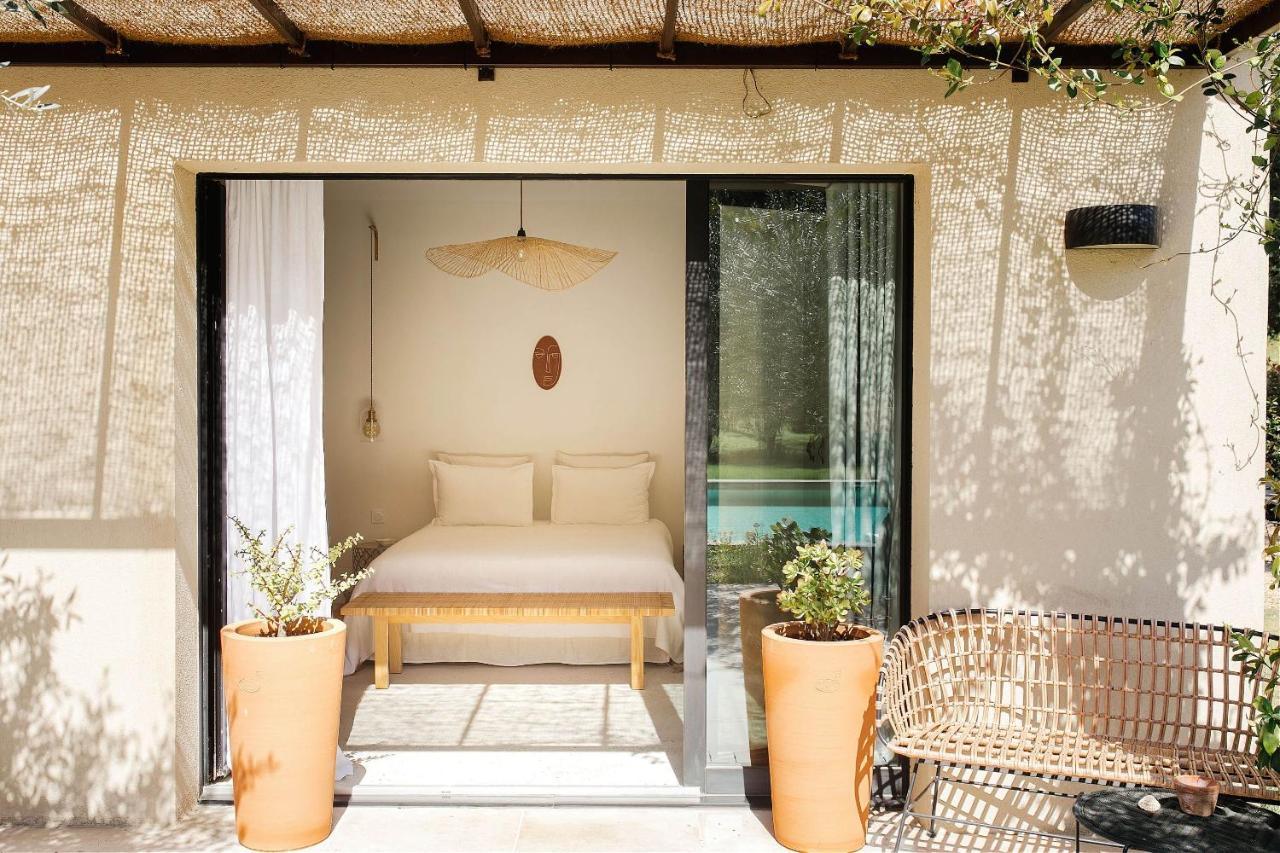 La Roussatino Hotel Saint-Étienne-du-Grès Eksteriør billede